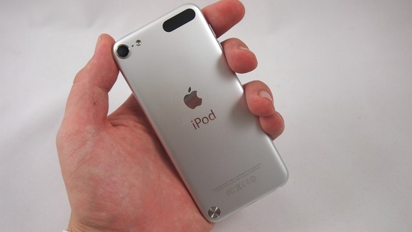 Компания Apple без пышной презентации выпустила новую бюджетную версию iPod Touch пятого поколения.