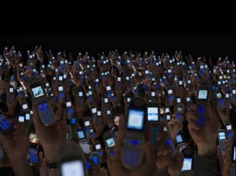 Europa este cea mai conectată zonă din lume, cu un grad de pătrundere a internetului de 75%, devansând cu mult zona Asia-Pacific (32%) şi Africa (16). 