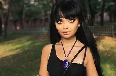 Двадцатидвухлетний бухгалтер из Днепропетровска Ксения К. получила титул новой "Барби" и конкурентки одесситке Валерии Лукьяновой совершенно неожиданно для себя.