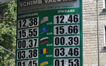 Leul s-a depreciat în raport cu euro, dolarul american, rubla rusească şi leul românesc