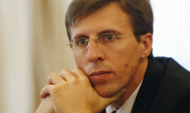 Potrivit lui Chirtoacă, “un pas înapoi”  ar oferi o nouă şansă Alianţei. 