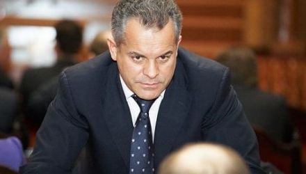 Eu am ales cea de-a treia variantă. Pentru că cred că lucrurile încă se mai pot schimba.