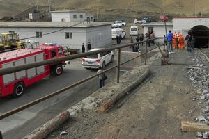De asemenea, o persoană a fost internată cu arsuri ale căilor respiratorii.