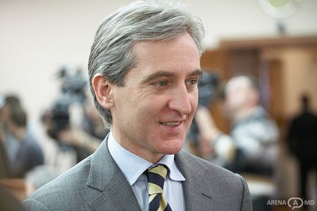 Юрий Лянкэ покинул заседание правительства до того, как были рассмотрены все вопросы, включенные в повестку дня.