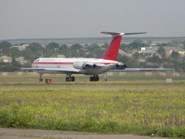 Avionul este scos la vanzare cu un pret de cel putin 1,5 mln. lei