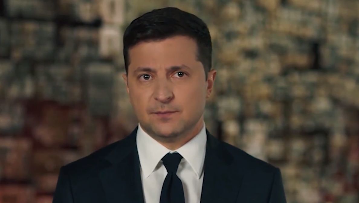 Зеленский: Киев не позволит приуменьшить вклад украинцев в победу.