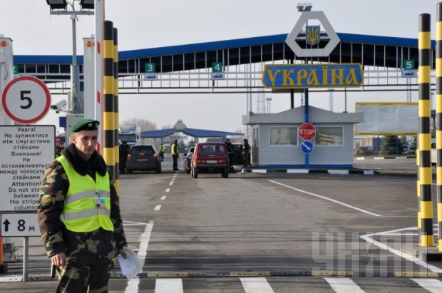 2 марта вечером пограничники Донецкого отряда не пропустили в Украину трех граждан России.