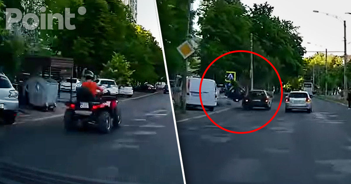 В Кишиневе квадроцикл врезался в автомобиль.