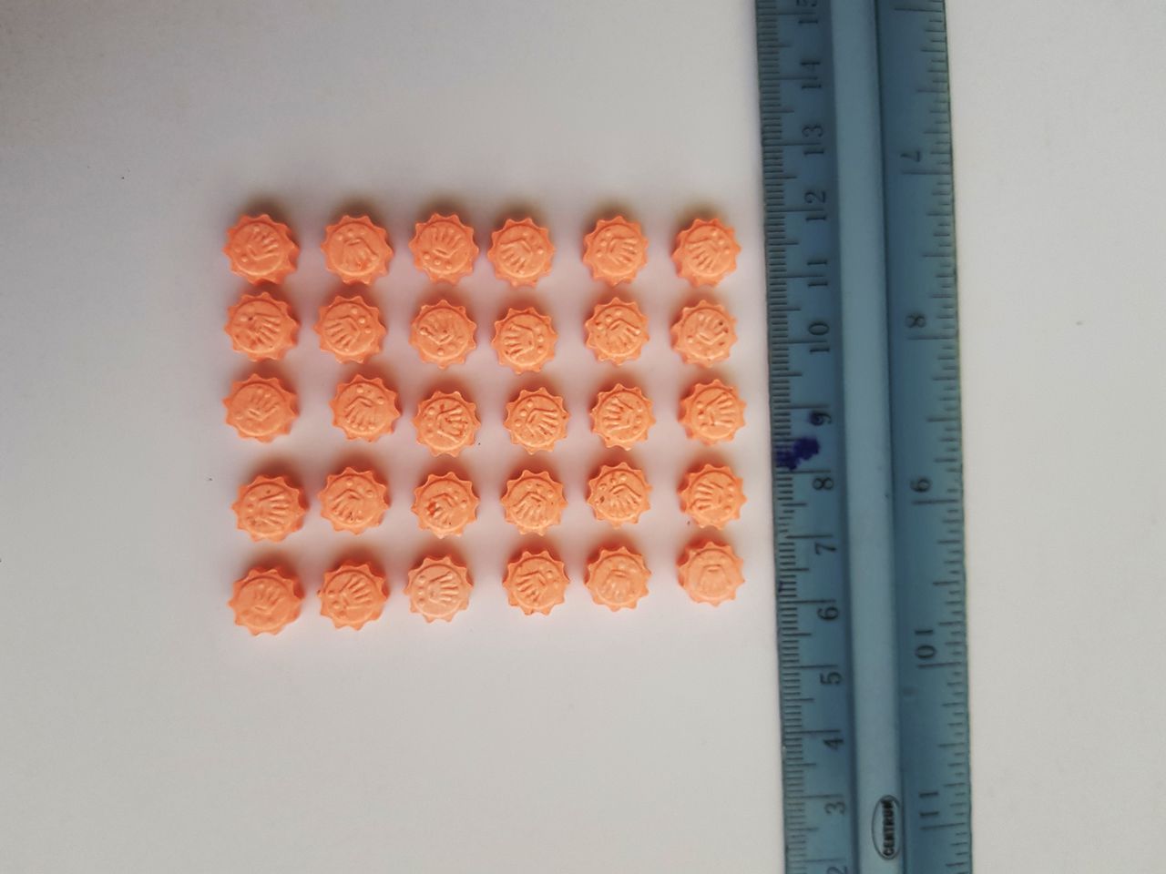Schemă de contrabandă cu Ecstasy prin intermediul coletelor poștale