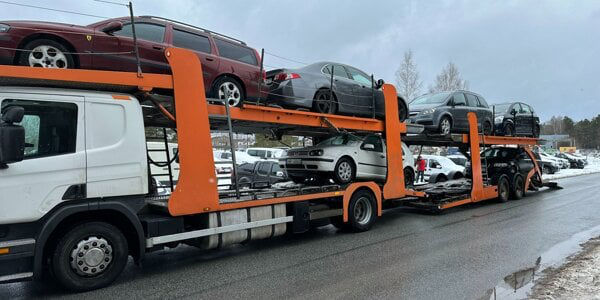 Конфискованные у пьяных воителей автомобили будут переданы армейским частям Украины.