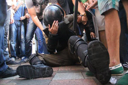 МВД осуществляет первоочередные действия по поиску и задержанию провокаторов.
