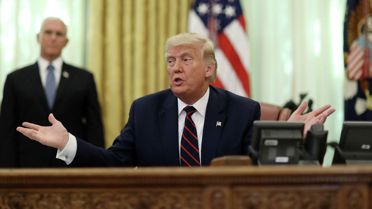 Трамп назвал протестующих анархистами и бандитами. Фото: ria.ru.