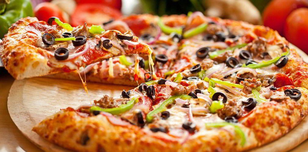 Arta napolitană a preparării pizza a intrat în patrimoniul UNESCO. Foto: LinkedIn