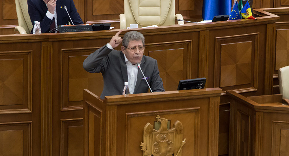 Cererea lui Ghimpu de excludere a lui Vlad Bătrâncea nu are suport legal, acesta nu s-a lăsat convins. Foto:  Sputnik/ Мирослав Ротарь