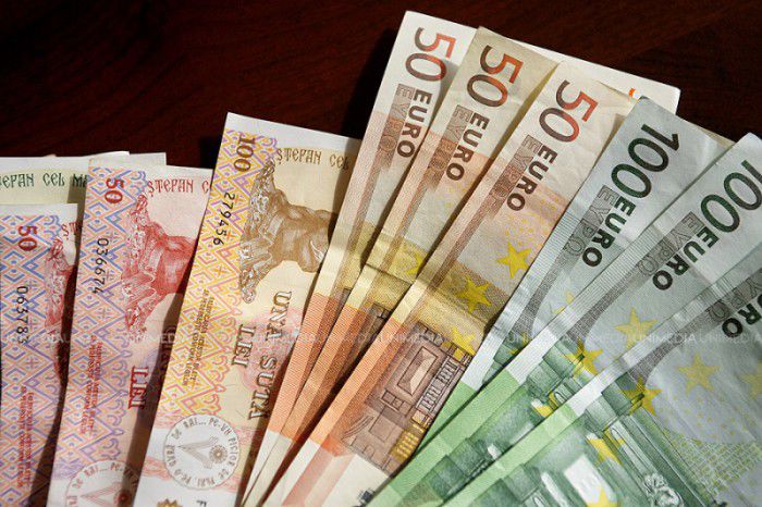 Dolarul american s-a scumpit cu 29 de bani și va fi cotat mâine cu 17 lei și 70 de bani. Foto: unimedia.md