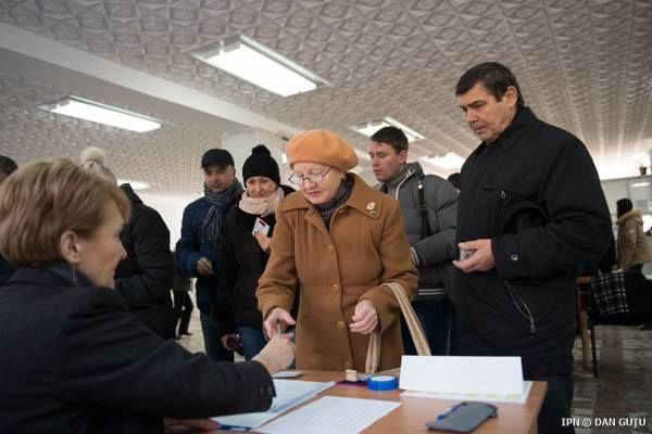 На президентских выборах в этом году будет открыто 100 избирательных участков за рубежом.