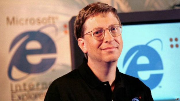 В сентябре 1997 года глава Microsoft Билл Гейтс представил Internet Explorer 4