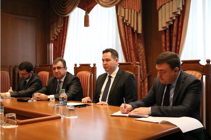 Глава МИДЕИ провел встречу с Послом Республики Корея.