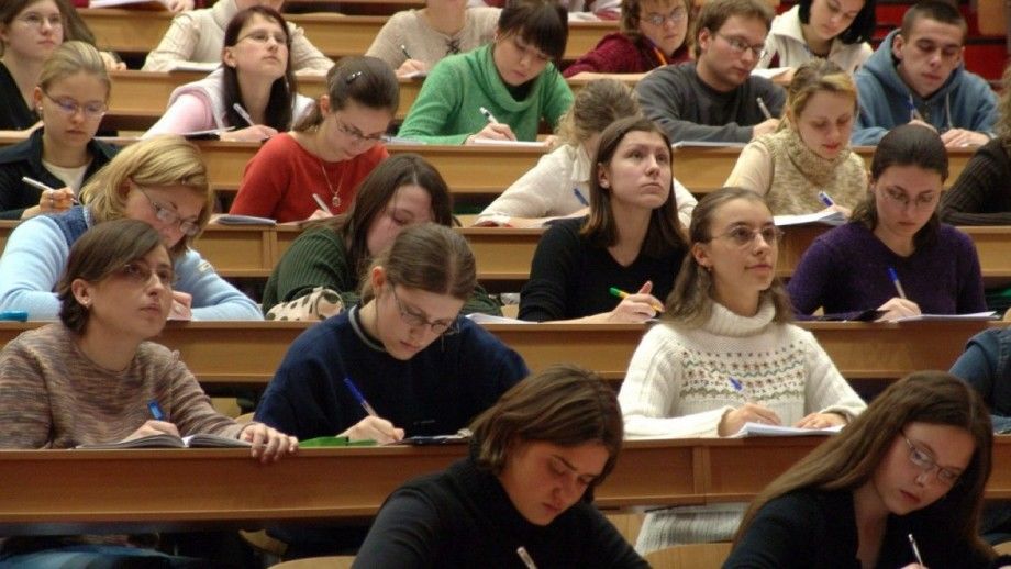 Конкурсы проводились для студентов в 14 государственных высших учебных заведениях.