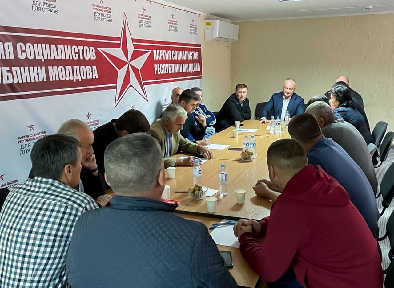 Додон о выборах в НСГ: "Мы рассчитываем на получение еще 4-6 мандатов во втором туре".