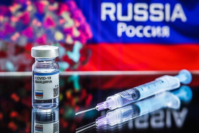 В Минске назвали сроки начала испытаний российской вакцины от COVID-19.
