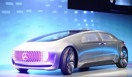 La exterior, maşina pare că este desprinsă direct dintr-un film SF. Foto: thenextweb.com