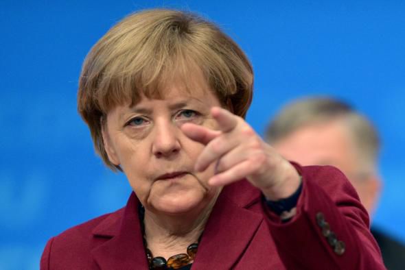 Merkel, vizată de peste 1.000 de plângeri pentru înaltă trădare