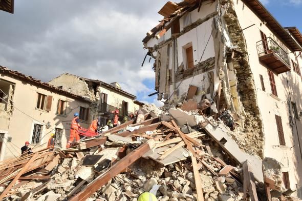 Italia: Ajutor de 1,2 miliarde euro pentru pagubele de după cutremur