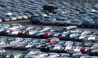 Piața auto din Moldova continuă să stagneze. Potrivit statisticilor oficiale, vânzările de maşini noi dar şi la mâna a doua au scăzut simţitor de la începutul anului.