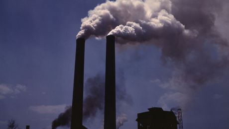 Vârfurile de poluare, frecvente îndeosebi într-un mediu foarte încărcat cu particule fine, fac să crească riscul unor crize de anxietate.  Foto: realitatea.net