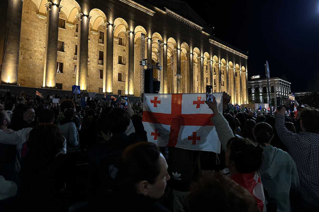 Оппозиционеры в Грузии пообещали устроить «самую кровавую ночь века».