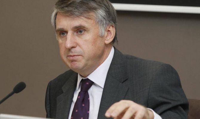 Еще в сентябре Ион Стурза предложил начать объединение Молдовы и Румынии.