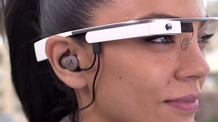 Разработка новых Google Glass будет более закрытая и публике представят только полностью готовый продукт. Фото: glassappsource.com