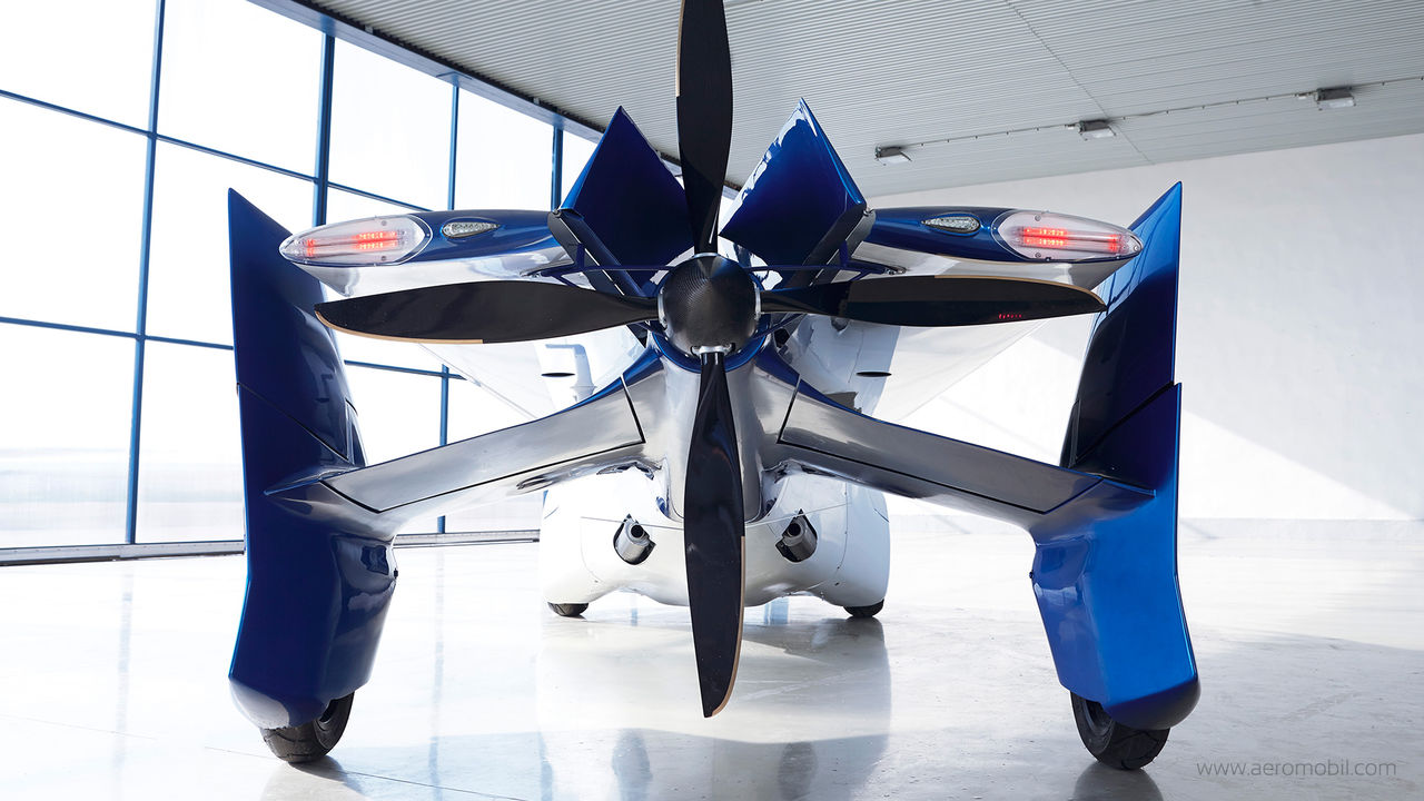 Compania slovacă AeroMobil a anunţat că va lansa pe piaţă, în 2017, prima maşină zburătoare din lume. Foto: aeromobil.com