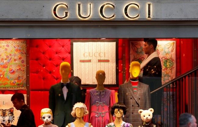 Продавцы обвинили Gucci и Louis Vuitton в сговоре.