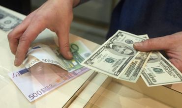 Евро и доллар подорожают по отношению к молдавскому лею.