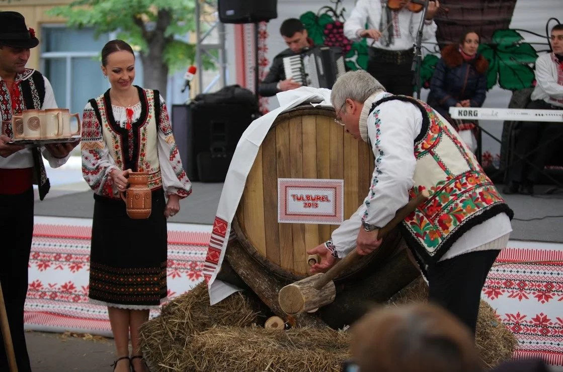 Рекордное количество виноделен примет участие в Национальном дне вина.