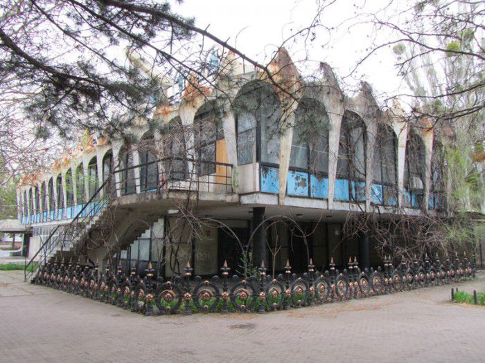 Cafeneaua „Guguță” rămâne în posesia statului. Foto: chisineu.wordpress.com