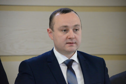Бэтрынча считает, что простой вотум недоверия против министра иностранных дел Аурелиу Чокоя не оправдан.