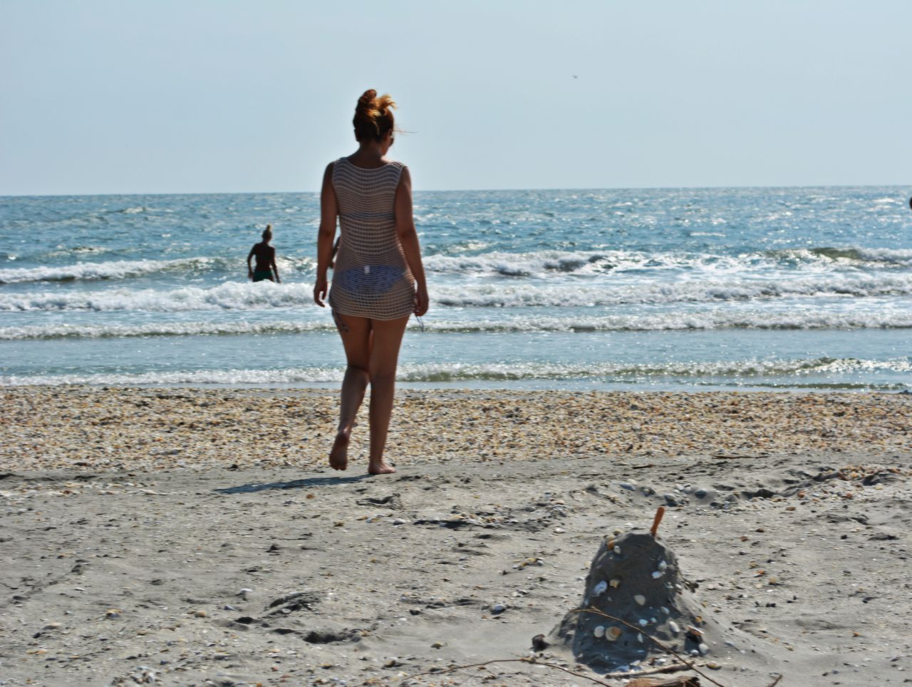 Vara îmbie întotdeauna la vacanță, iar dacă ajungeți pe litoral, trebuie să vă opriți și pe singura plajă din România.