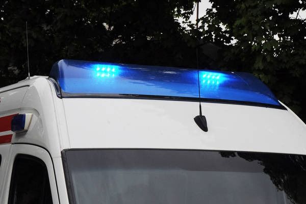 Пожилой мужчина погиб во время ремонта автомобиля.