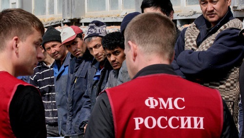 Для иностранцев, приехавших в Россию без виз, могут ввести въездной сбор.