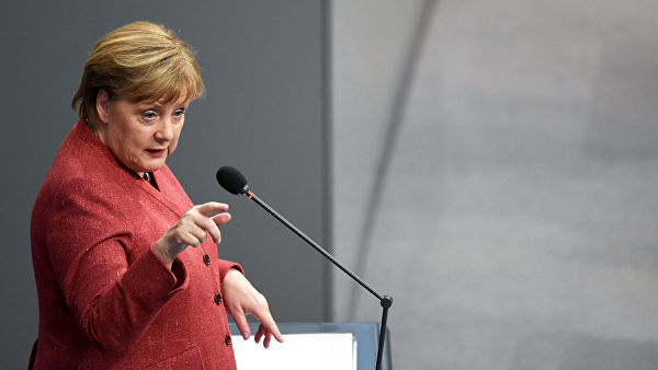 Меркель назвала акции "желтых жилетов" частью демократии.