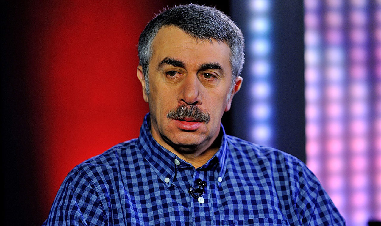 Комаровский озвучил прогноз: "Омикрон" придет в каждую носоглотку.