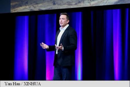 Elon Musk susține că poate reconstrui rețeaua electrică a Puerto Rico cu tehnologia sa de furnizare a energiei solare. Foto: Xinhua