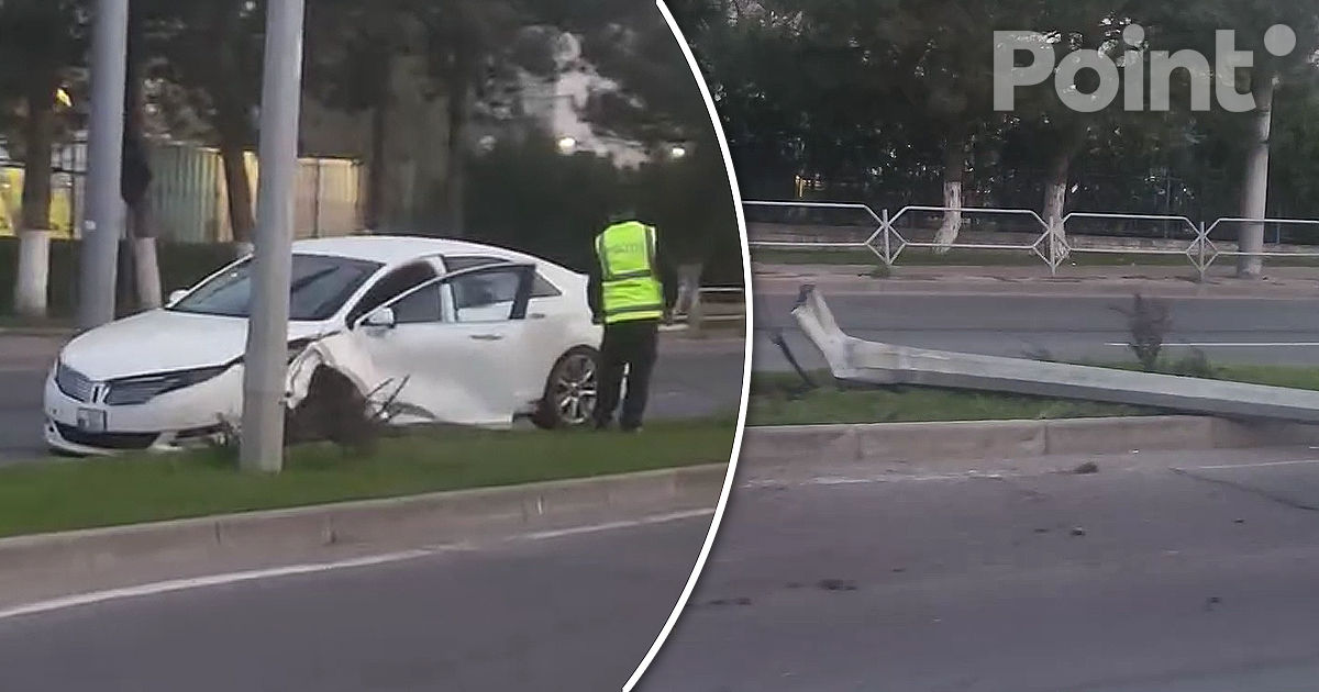 В столице водителя доставили в больницу: врезался в опору ЛЭП.