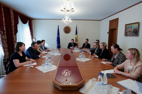 Встреча Андриана Канду с еврочиновниками.