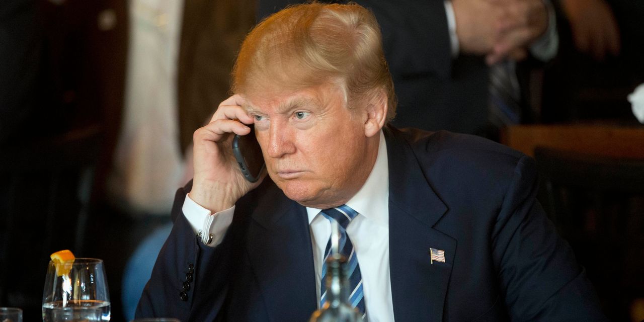 Дональд Трамп заменил свой Android-смартфон на «безопасное устройство».