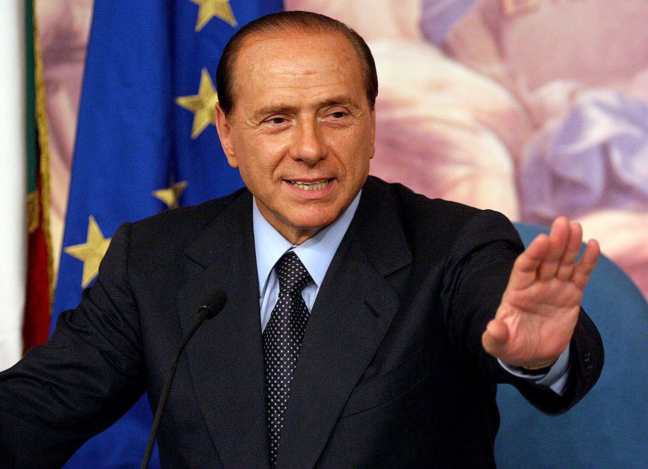 Silvio Berlusconi se pregătește să revină la putere.