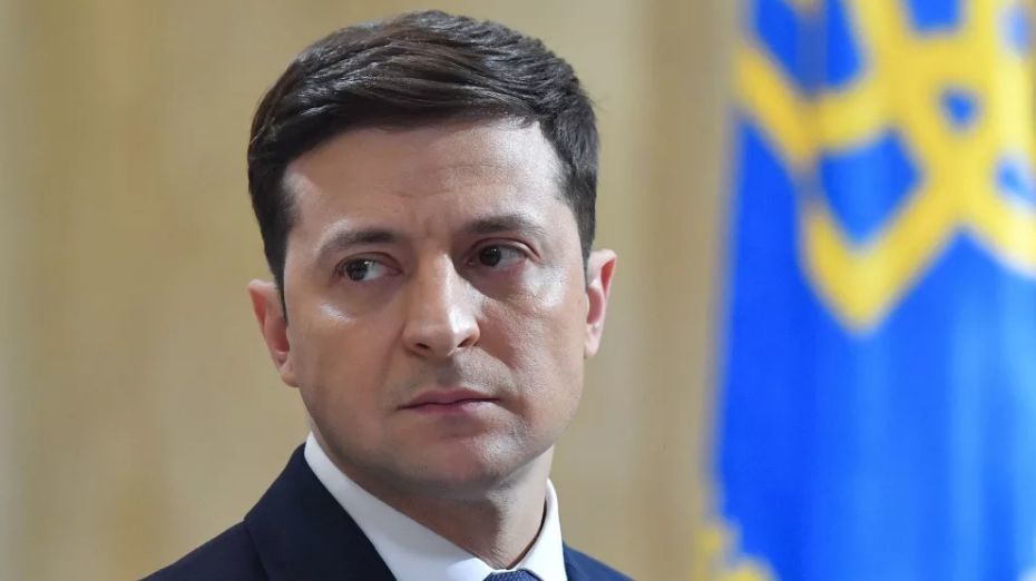 Политолог: Зеленскому могут объявить импичмент из-за ситуации с КС.